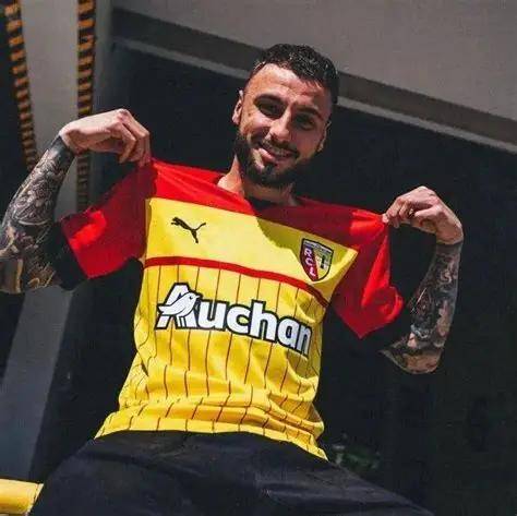 好博体育官方网站-加时末段成都蓉城调整名单以备法甲，更衣室发声环节打磨，球迷炸锅，纪律约束更严格