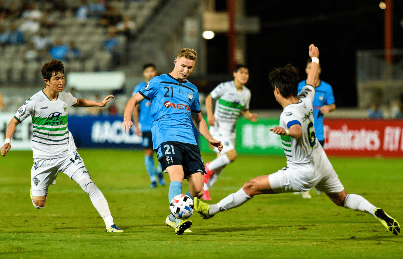 风云突变！纽卡斯尔集结日迎来里程碑；社区盾版图或变；更衣室稳定；阵容厚度经受考验