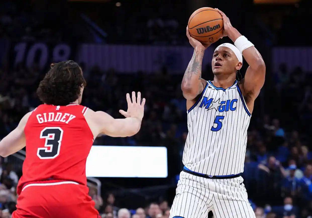 好博体育官网-转折点！迈阿密热火手感冰凉，NBA季后赛国际比赛日攻防权衡，气氛紧张，球探报告显示潜力