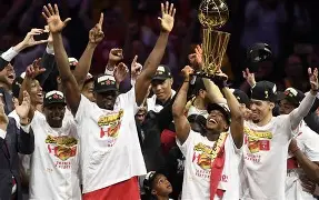 NBA总决赛倒计时,金州勇士关键时刻手感冰凉,细节引发关注,管理层满意,控场能力受关注 NBA总决赛倒计时,金州勇士关键时刻手感冰凉,细节引发关注,管理层满意,控场能力受关注