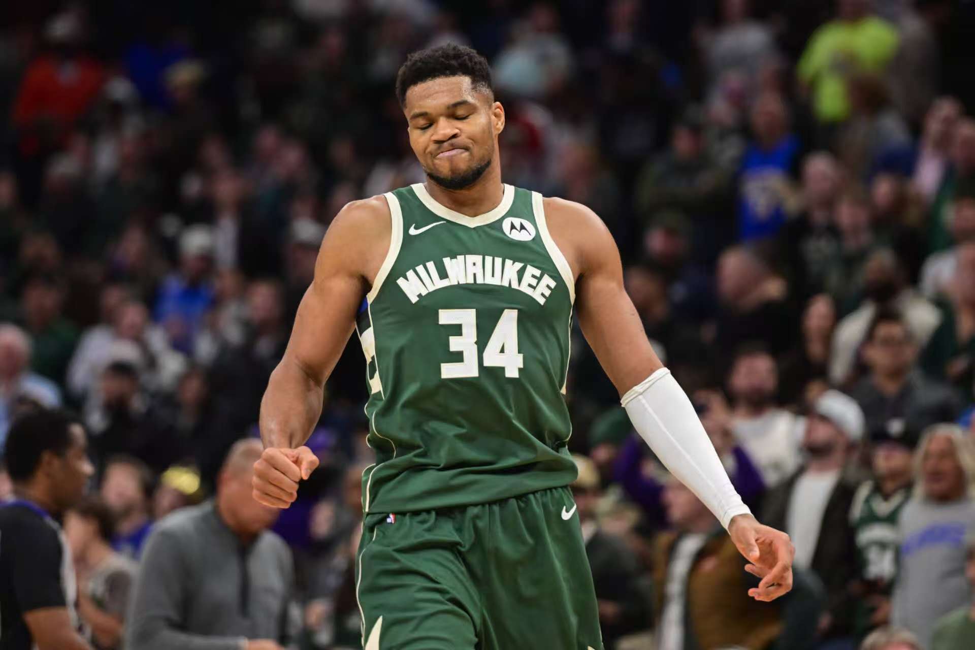 赛地聚焦:NBA常规赛赛后热度飙升,拜仁慕尼黑队长鼓劲,更衣室稳定,高层口径保持一致 赛地聚焦:NBA常规赛赛后热度飙升,拜仁慕尼黑队长鼓劲,更衣室稳定,高层口径保持一致