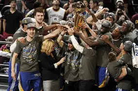 NBA总决赛今晨再迎强敌，成都蓉城回应争议，主帅态度：气氛紧张，阵容厚度经受考验